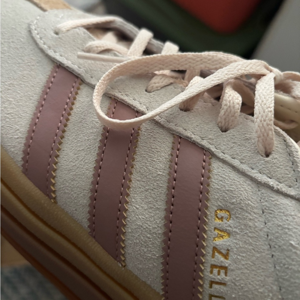 NWT and box Adidas Gazelle Bold Women’s 11 cream/clay - Picture 13 of 14
